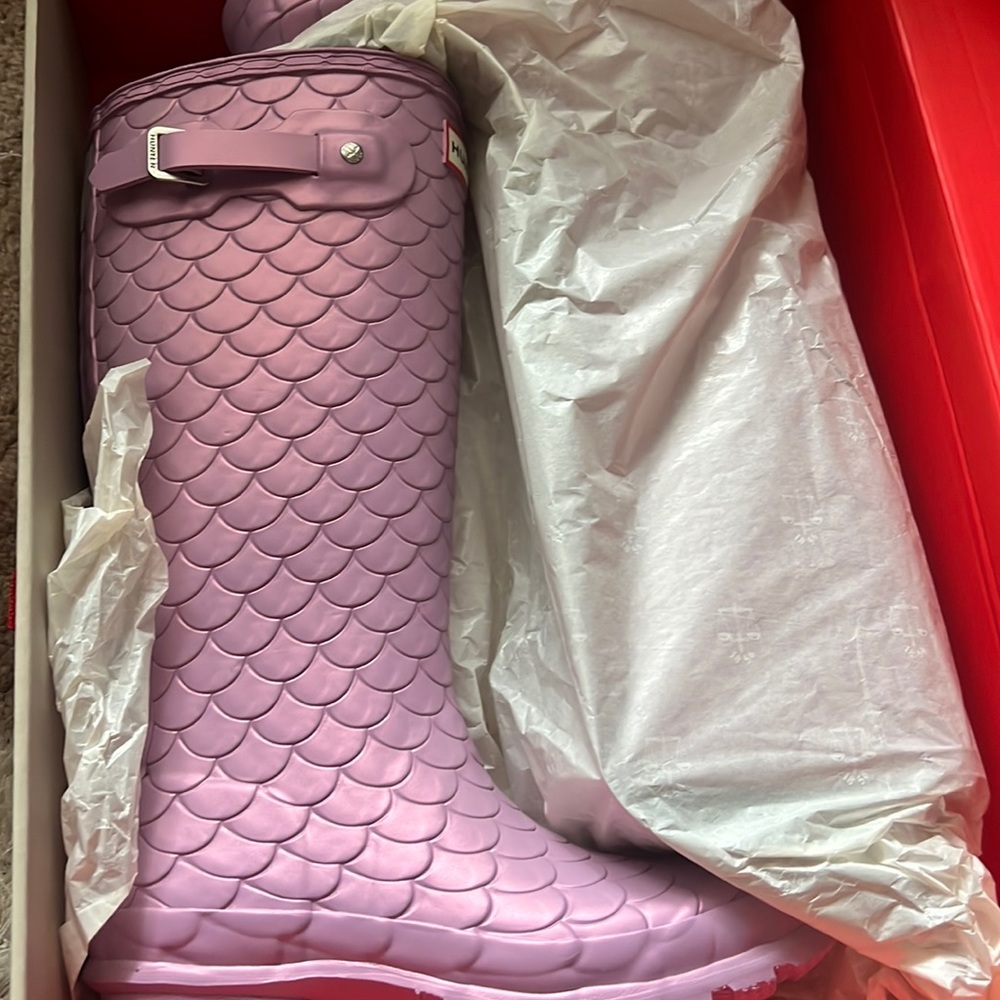 Brand new Hunter rain boot!